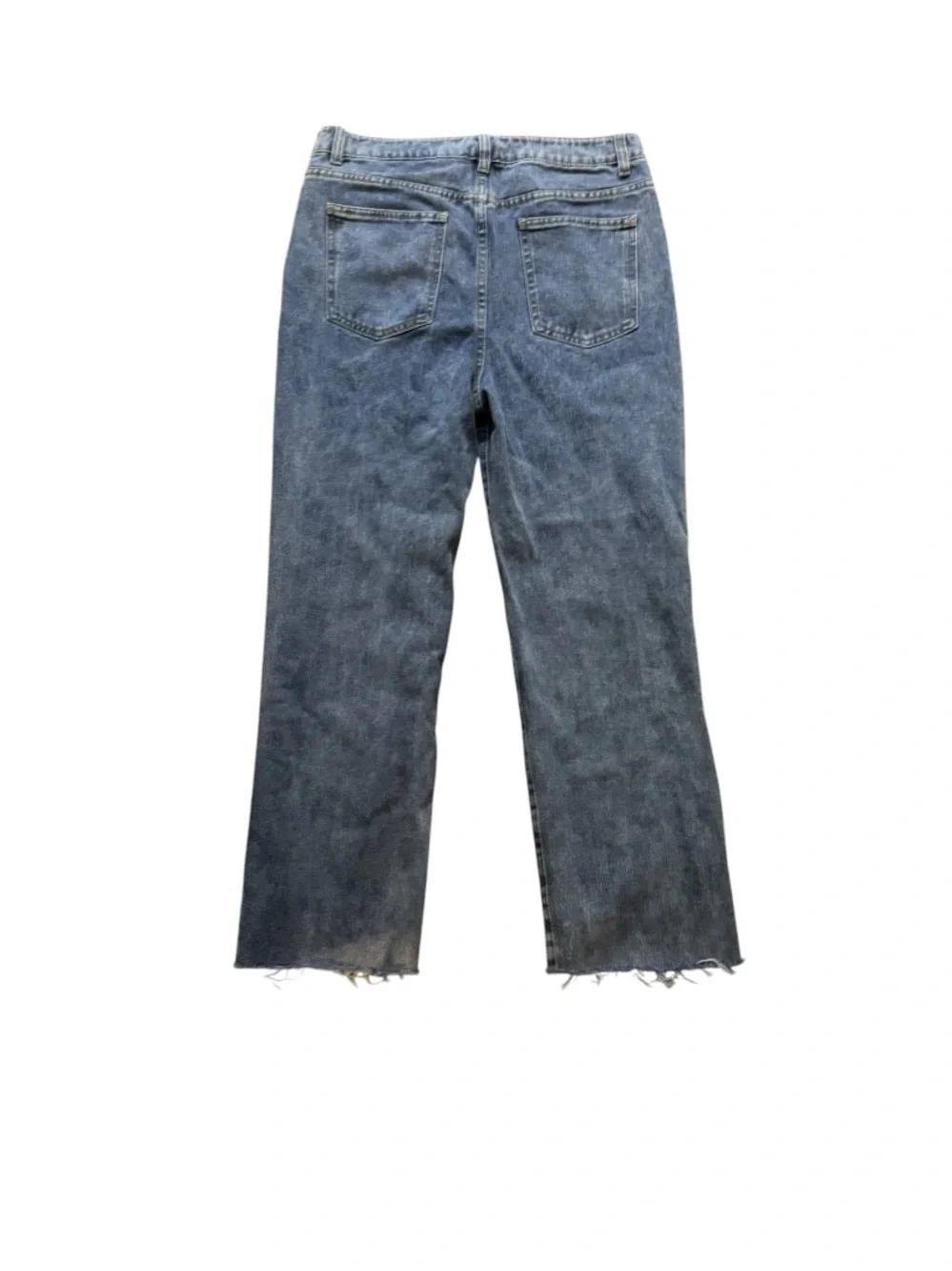 PrettyLittleThing Mid-Rise Straight Leg Jeans in Washed Blue